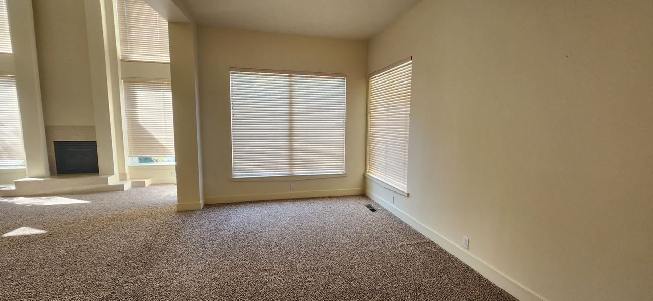 7626 Marina Cove Dr - Photo 3 of 30