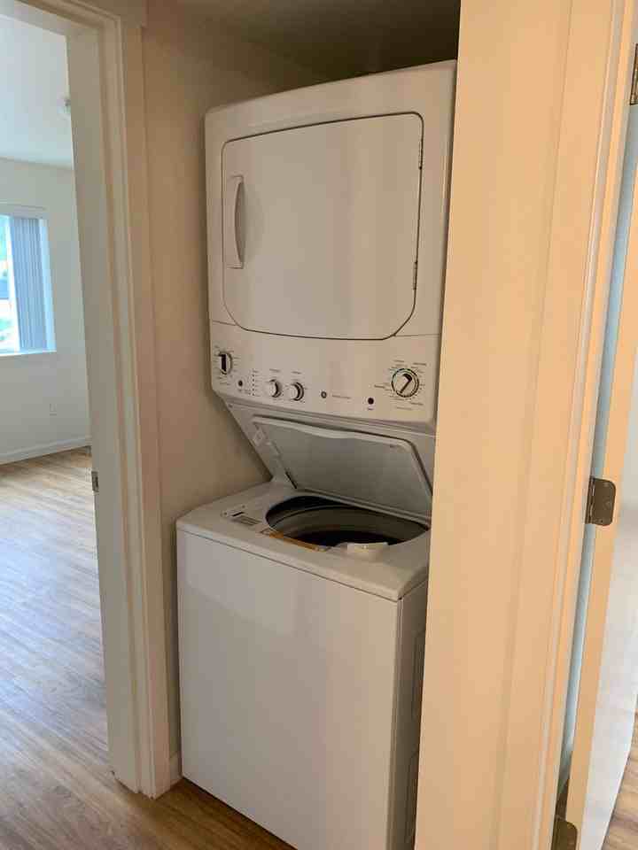 Pacific Rim Apartments - Photo 5 of 7