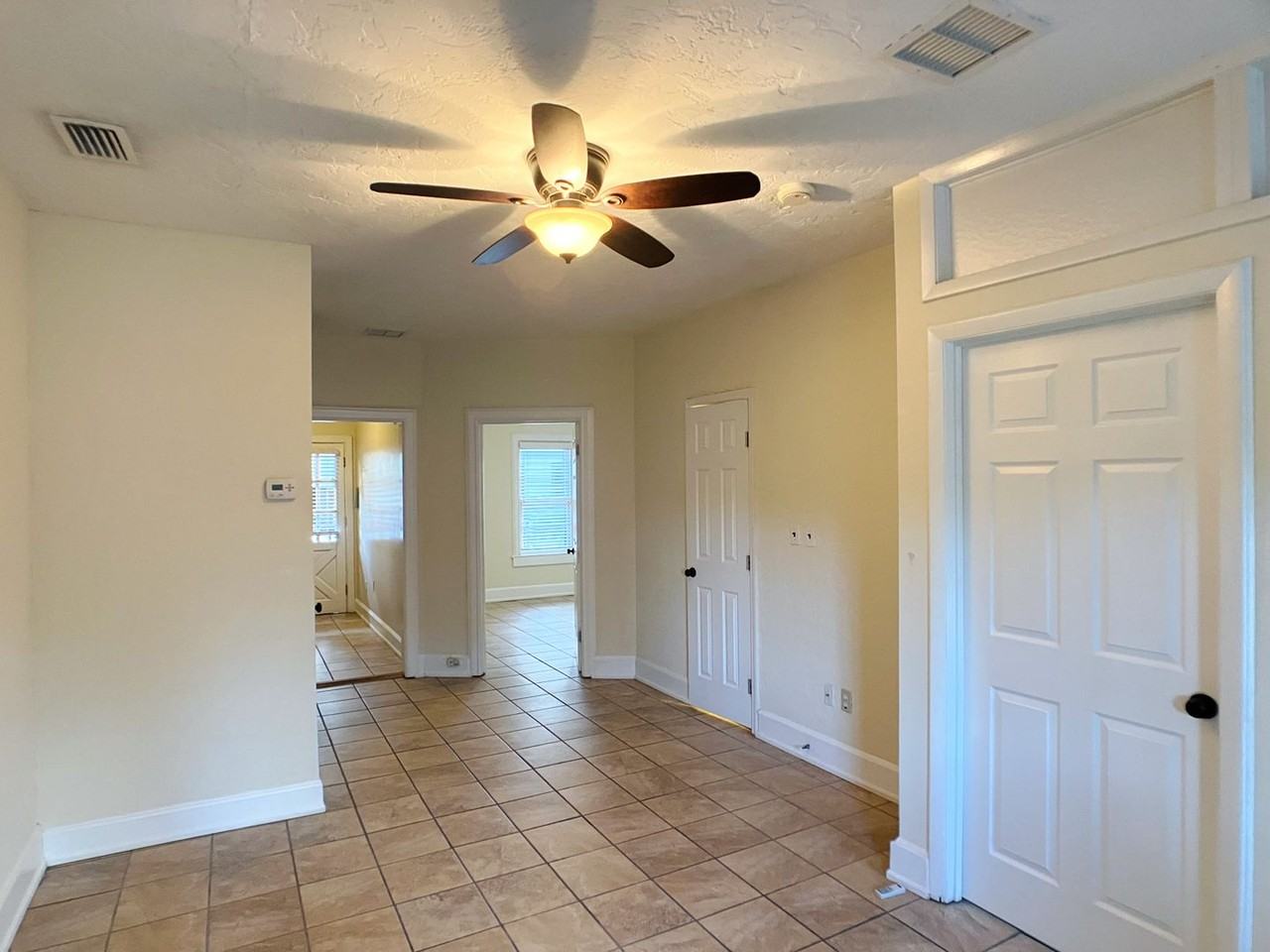 919 Sw 5th Ave - Photo 4 of 26