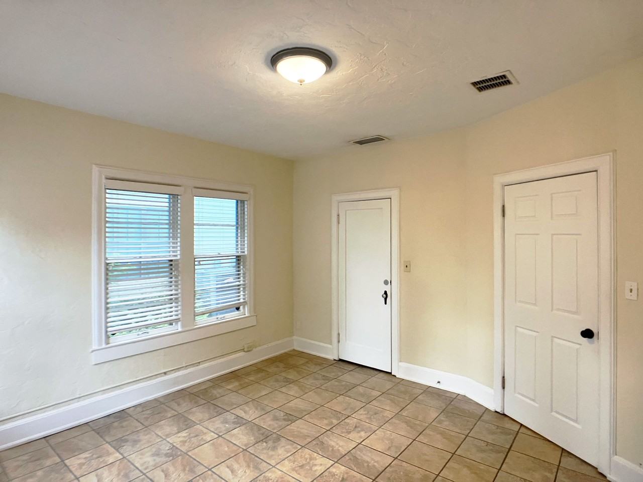 919 Sw 5th Ave - Photo 7 of 26