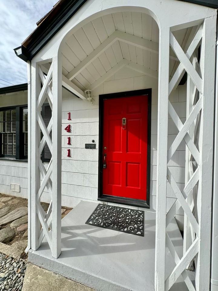 1411 Maxwell Ave - Photo 2 of 23