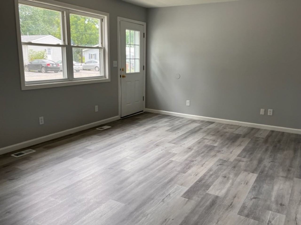 304 Harrison St - Photo 2 of 13