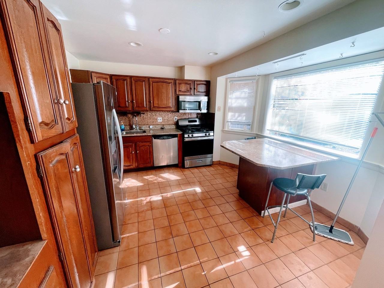 1233 Kathryn Rd - Photo 3 of 18