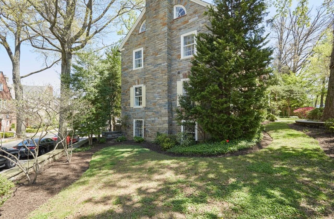 2445 Wyoming Ave Nw - Photo 3 of 48