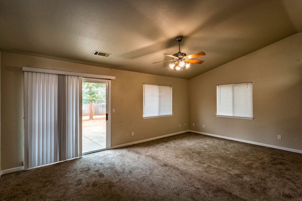 3339 Lawrence Rd - Photo 2 of 18