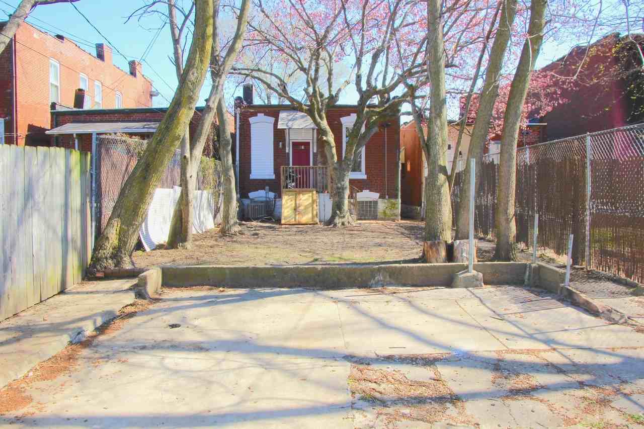 3239 Oregon Ave - Photo 4 of 13