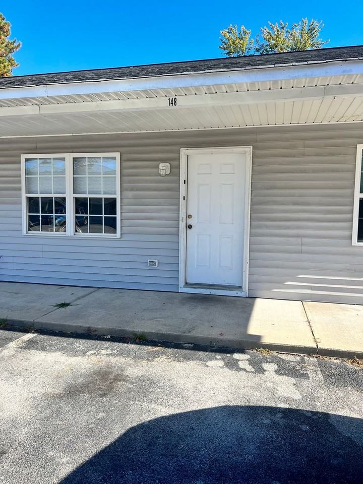 148 W Pine St - Photo 2 of 11