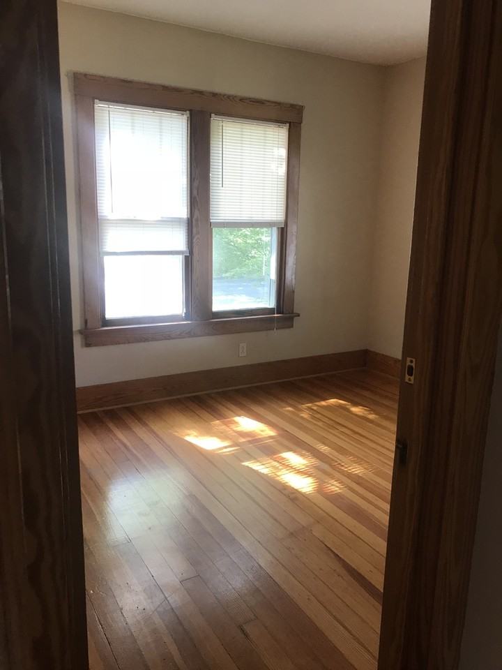 119 N Normal St - Photo 3 of 21