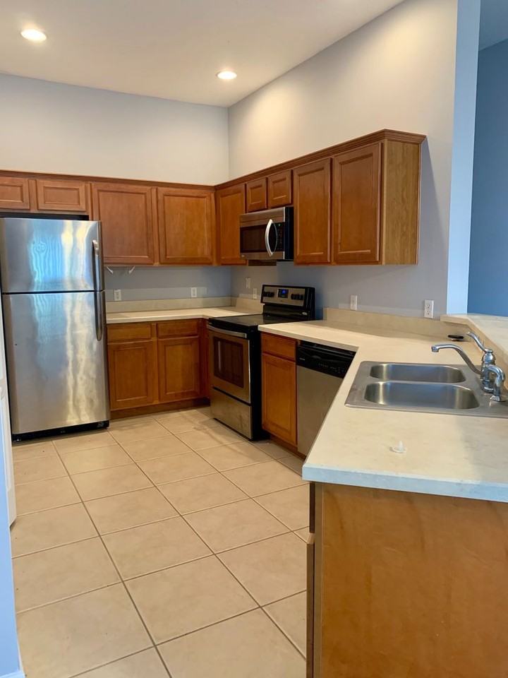 7101 Red Lantern Dr - Photo 6 of 12