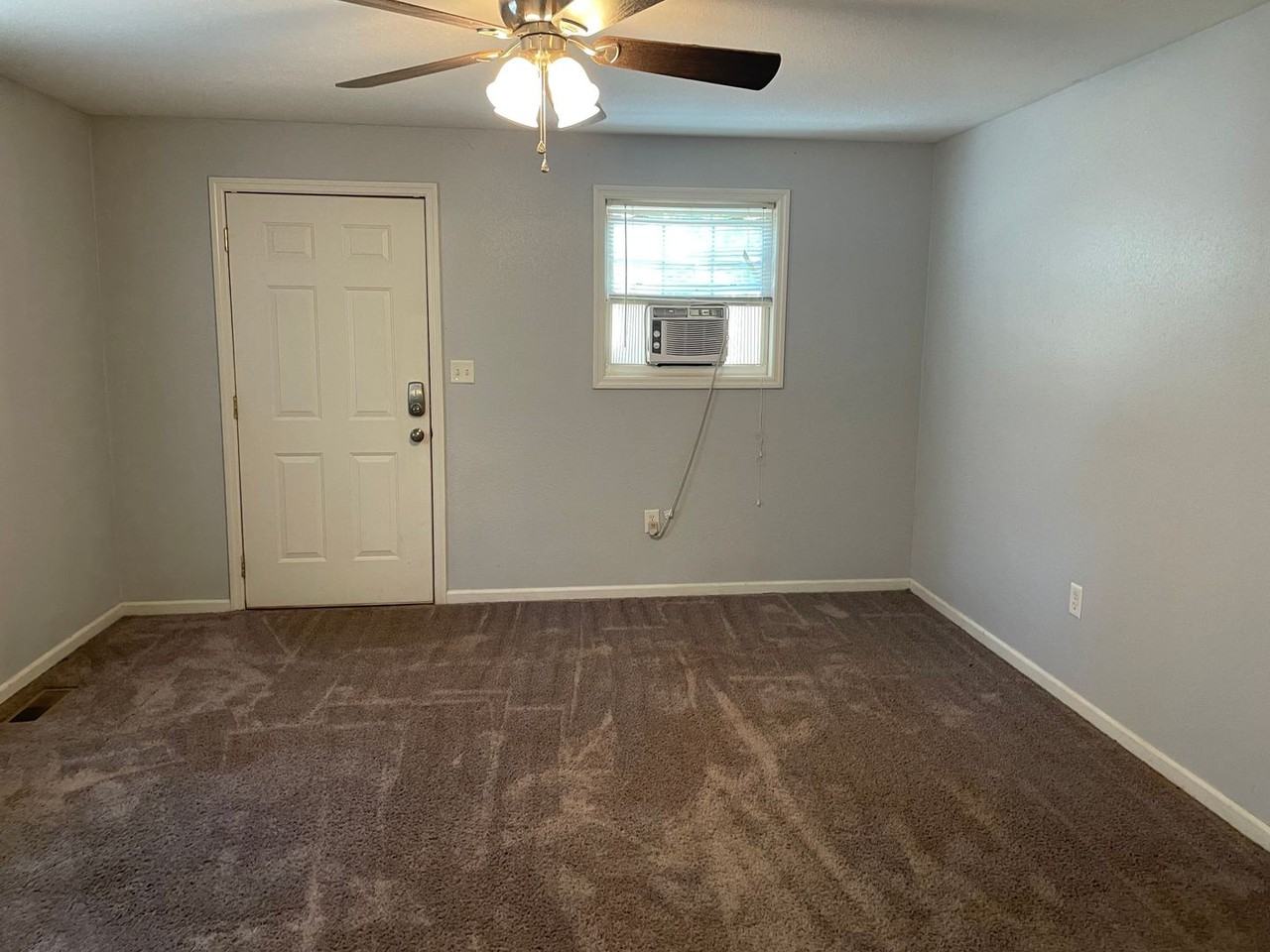 1104 1104 Waverly Ave  Muscle Shoals, AL 35661 - Photo 7 of 9