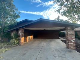 featured image of 375 Fairway Oaks Dr