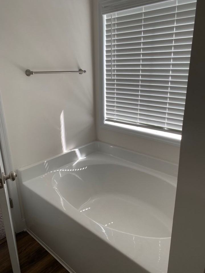 1646 Goshen Rd - Photo 3 of 12