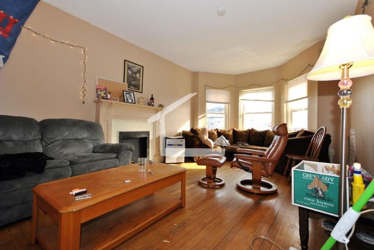 1311 Commonwealth Ave - Photo 3 of 14