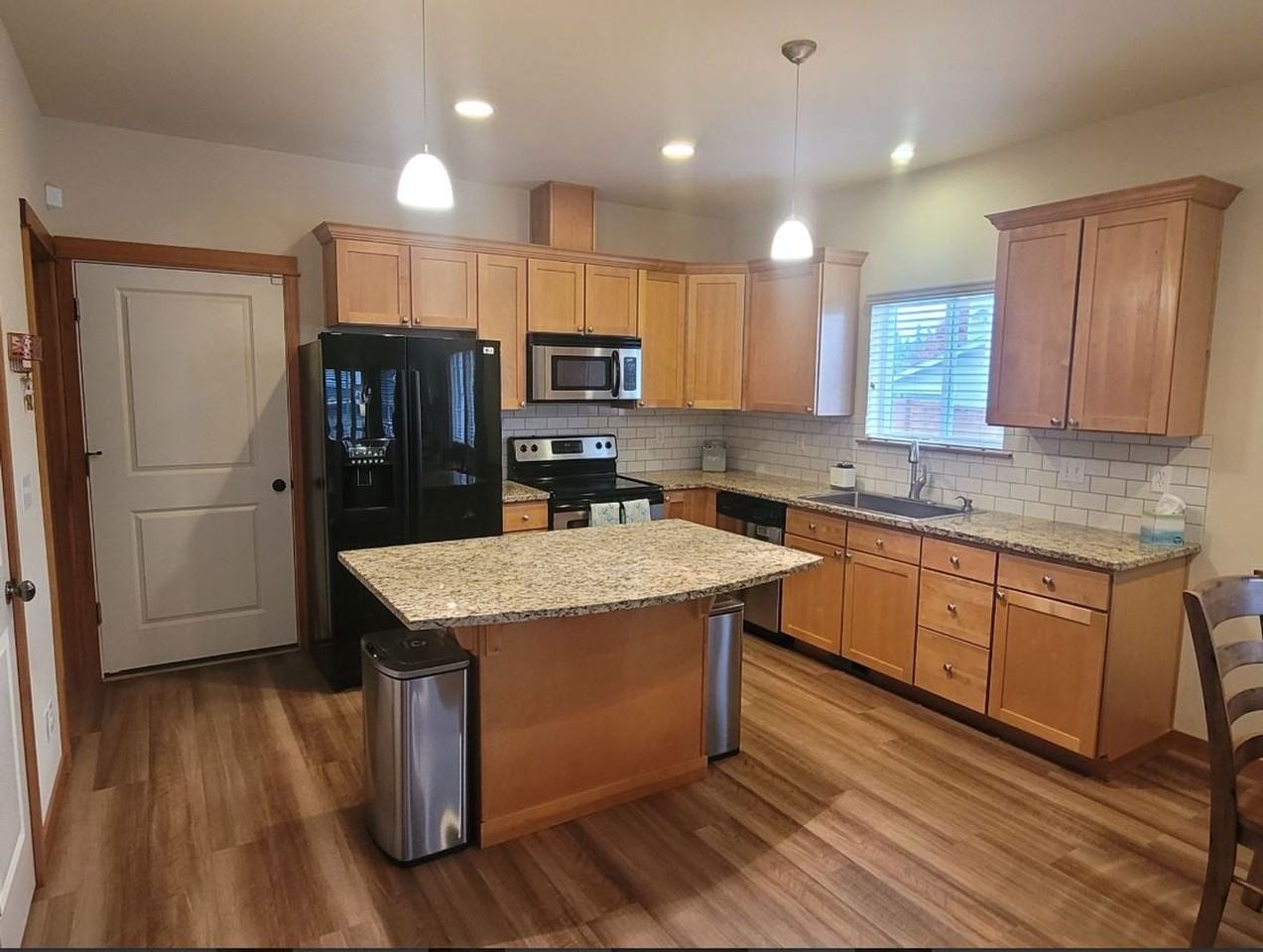 2738 Diamond St #E - Photo 3 of 21