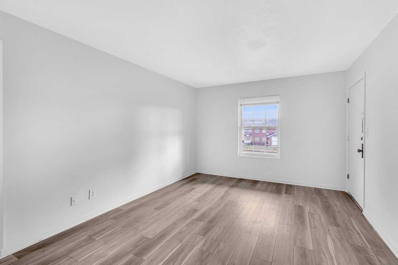 Yorktown Apartments - Photo 2 of 10