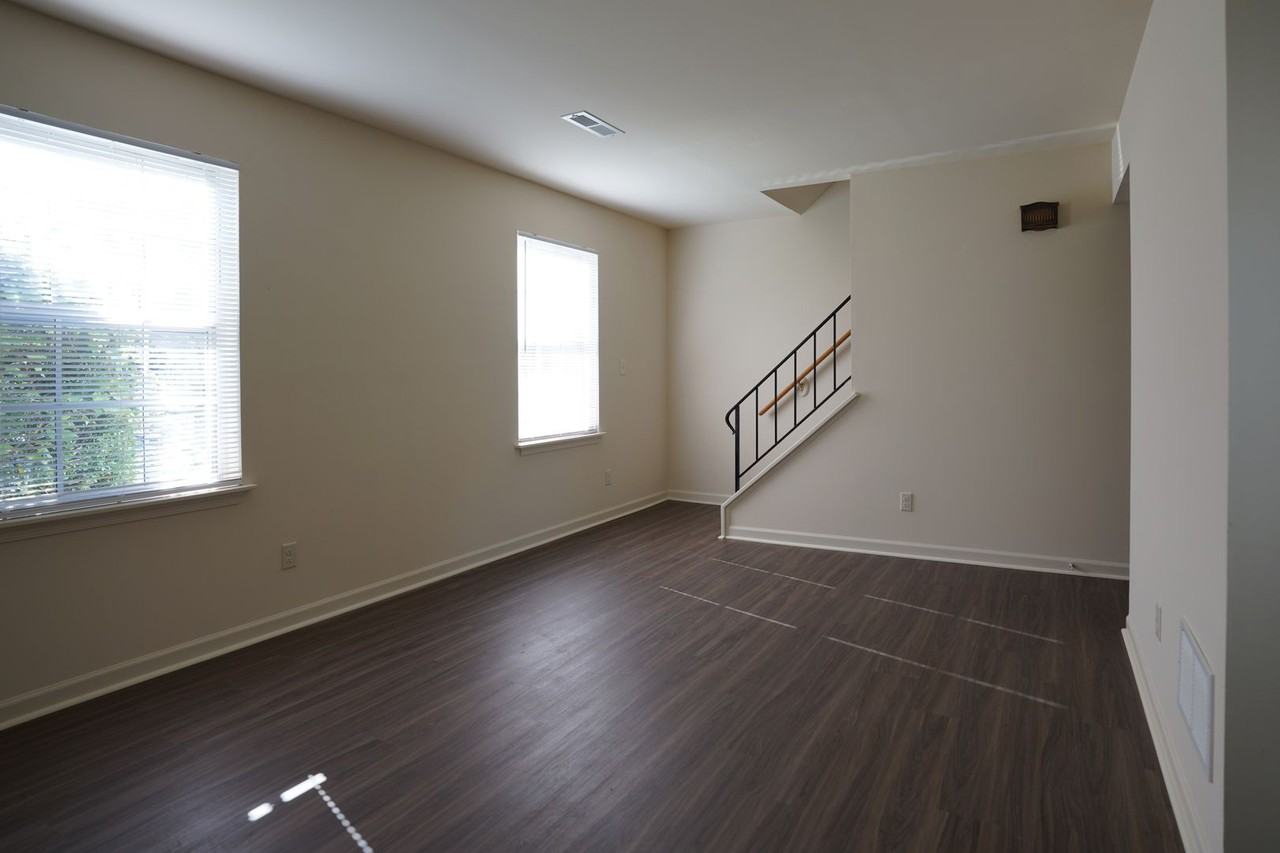 1003 5th St Sw - Photo 3 of 10