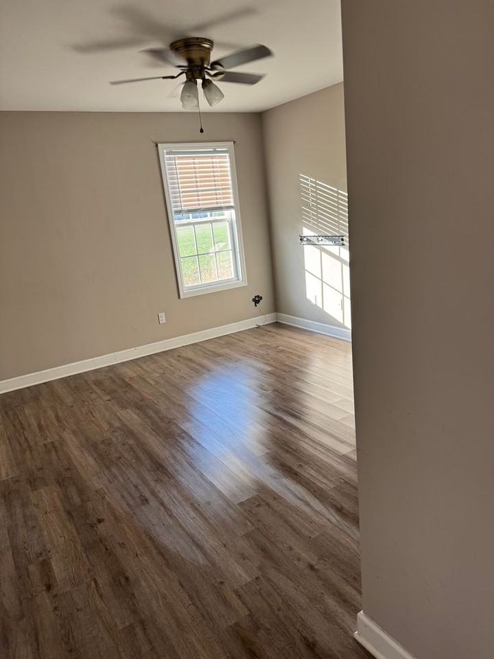 Romine - Photo 2 of 7