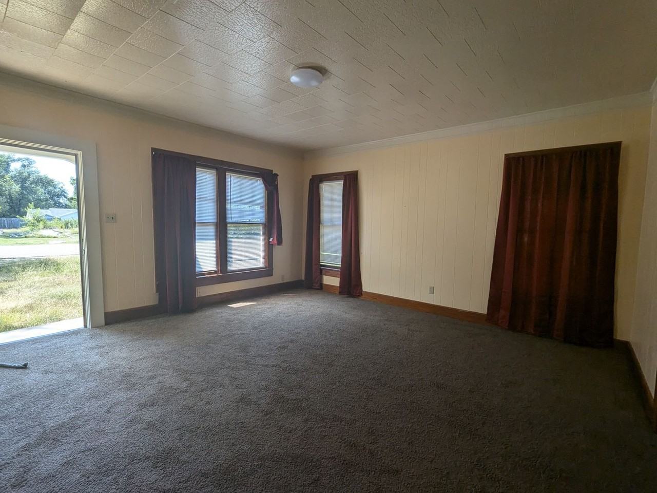 313 N Washington St - Photo 2 of 6