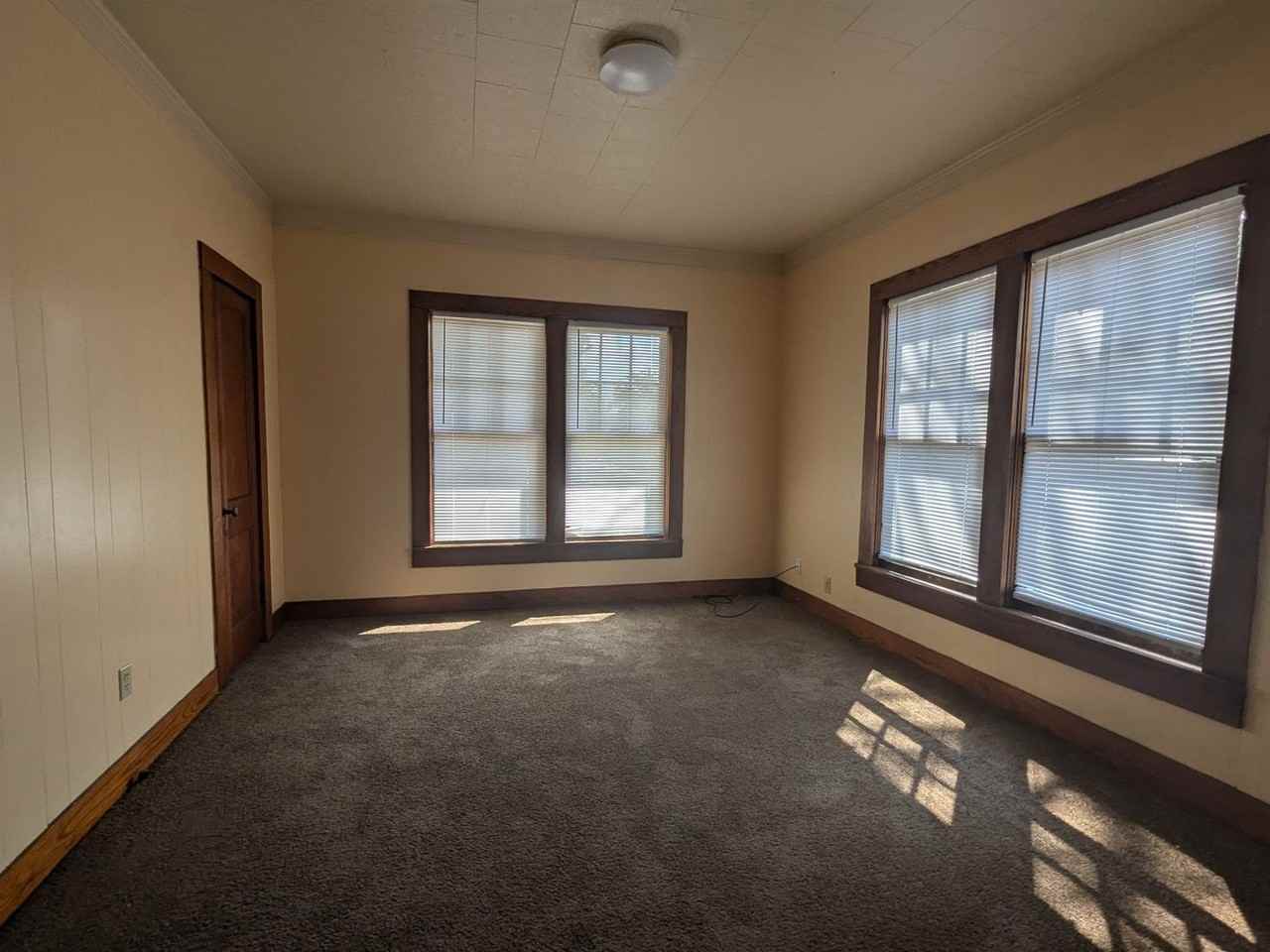 313 N Washington St - Photo 3 of 6