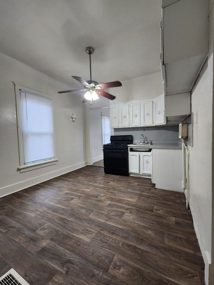 105 S 10th St - Photo 2 of 13
