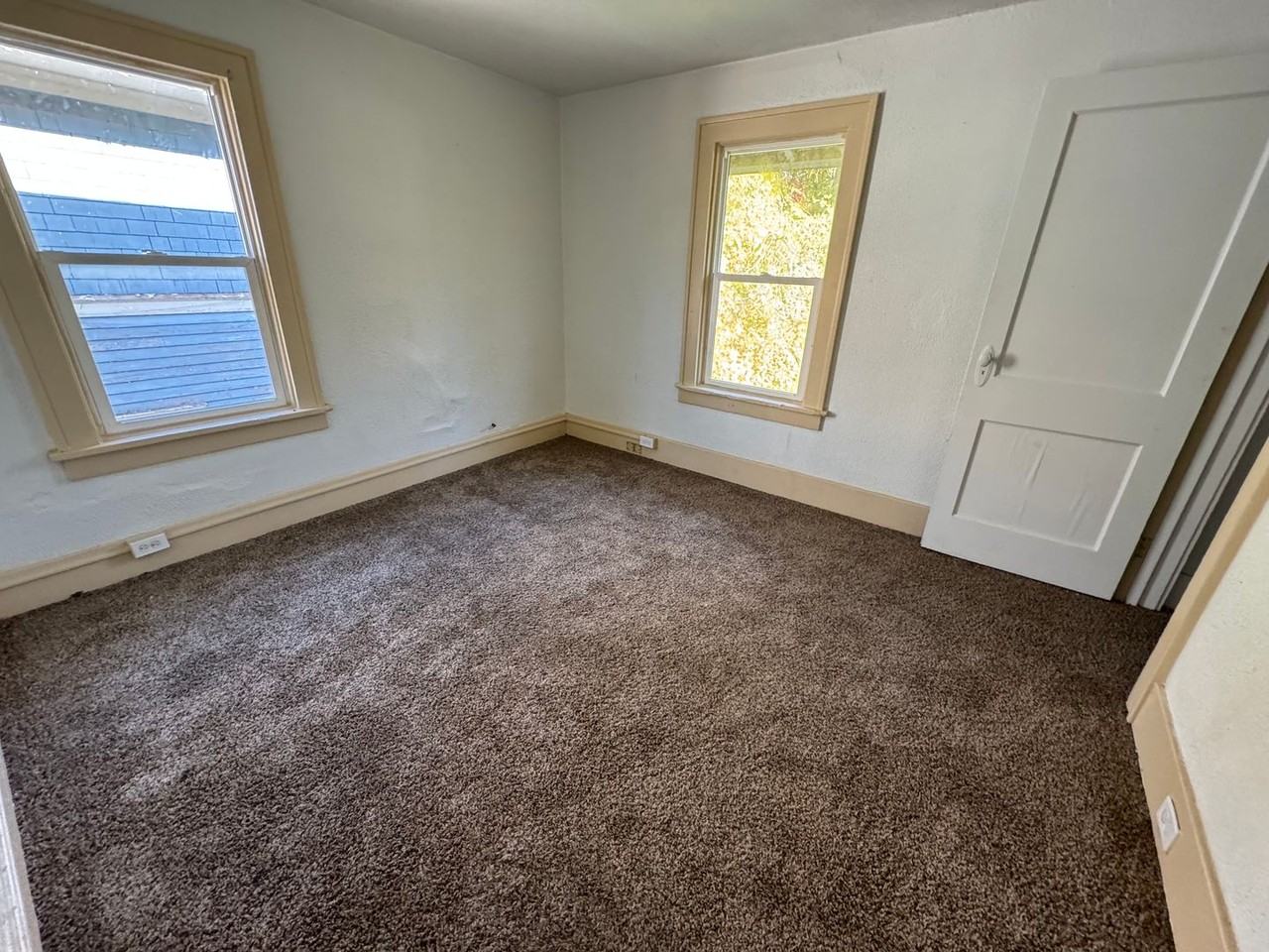 317 E Indiana Ave - Photo 6 of 9