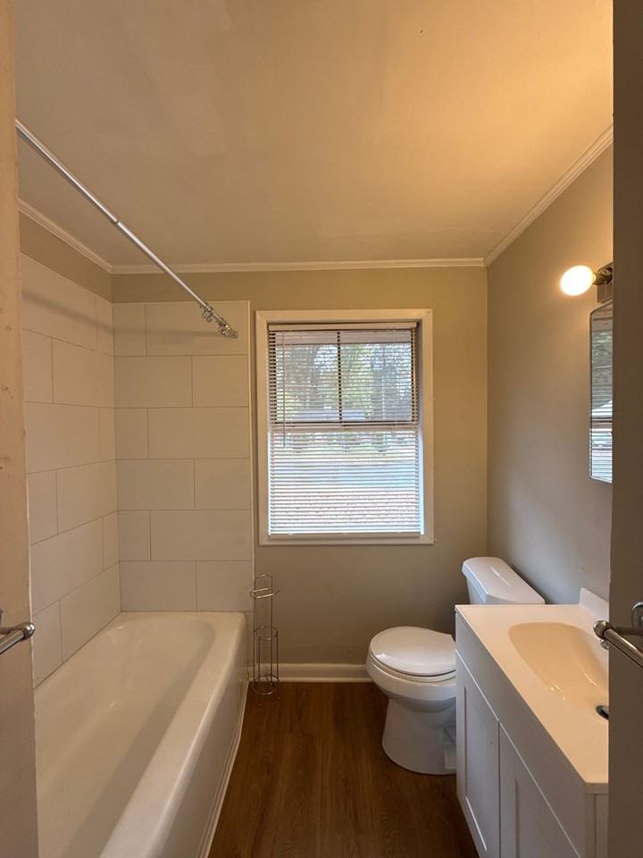 2518 Lasalle St - Photo 6 of 10