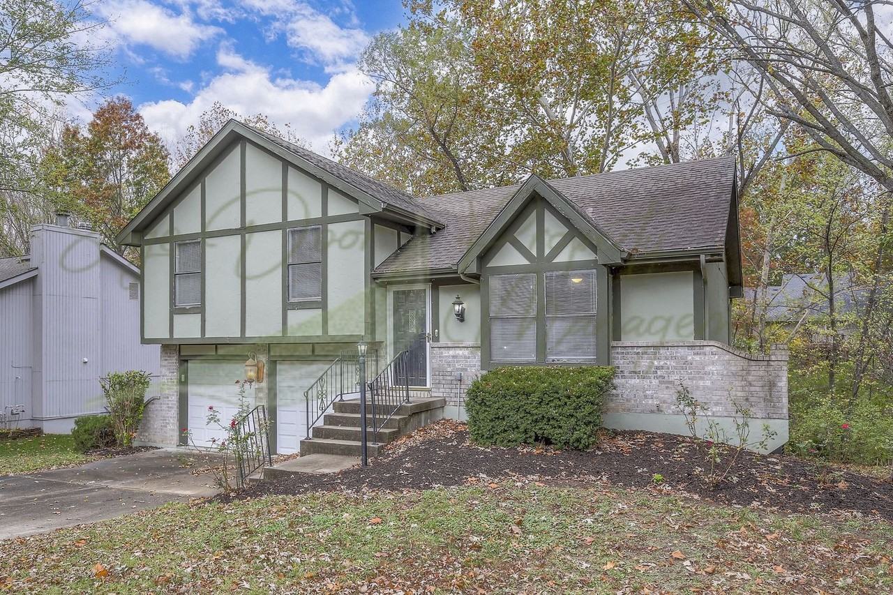 6822 Orchard St - Photo 2 of 25