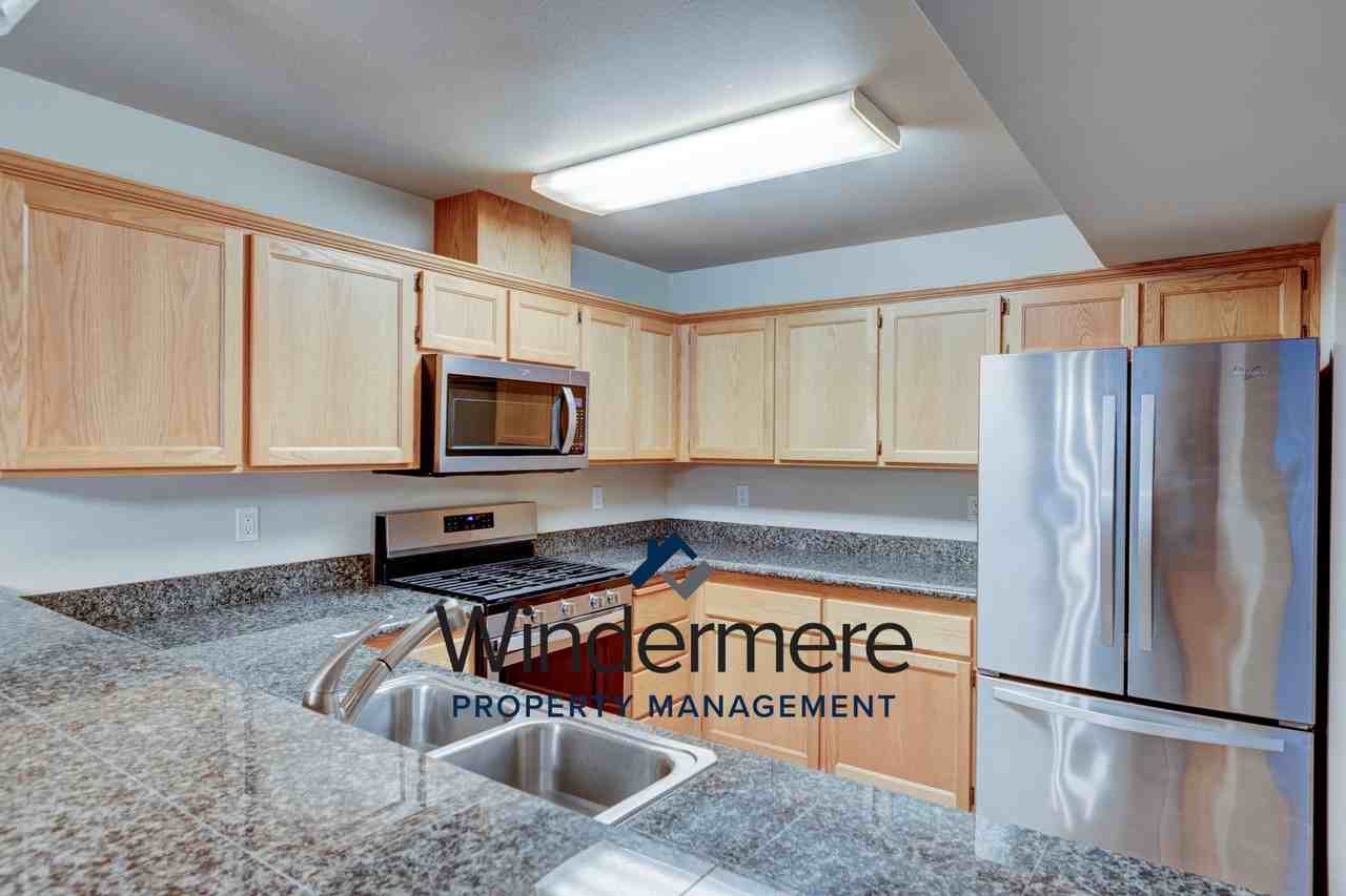210 Ne Melrose Dr - Photo 3 of 26