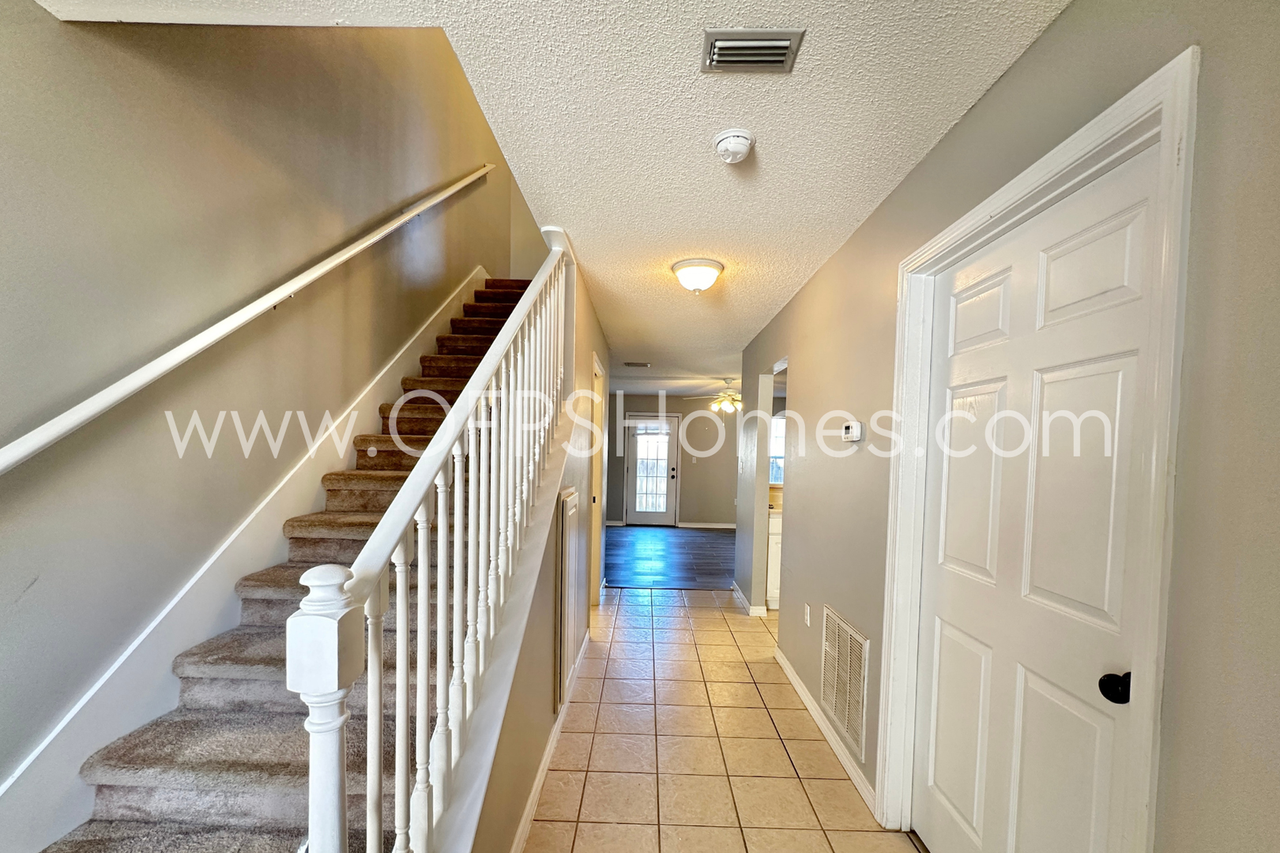 959 Scenic Oak Ln - Photo 3 of 18