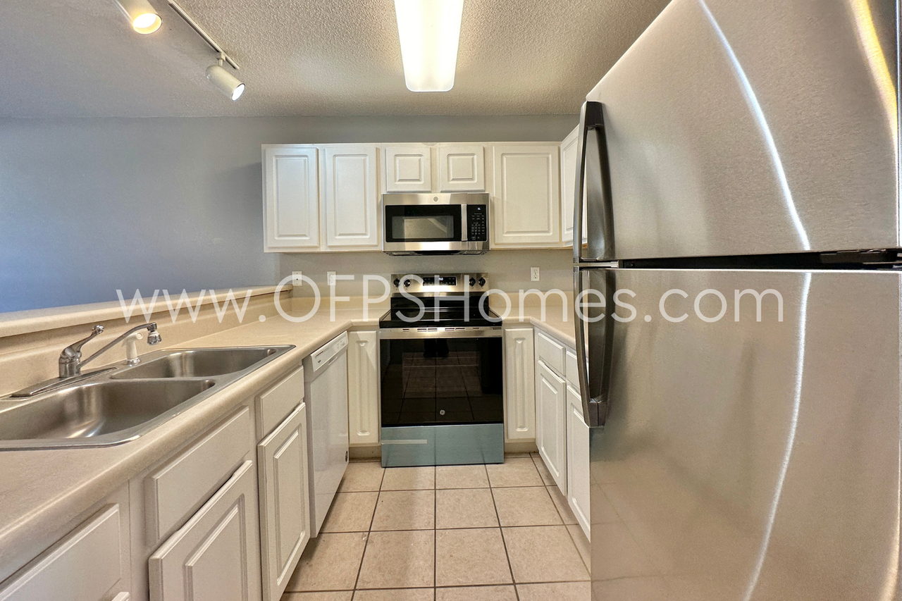 959 Scenic Oak Ln - Photo 4 of 18