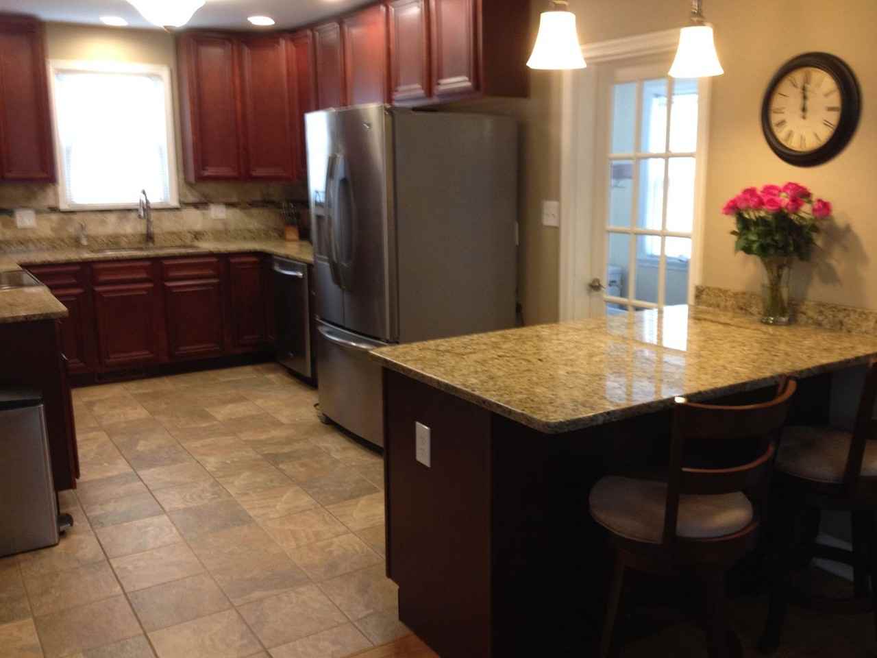 514 Essex Ave - Photo 5 of 20