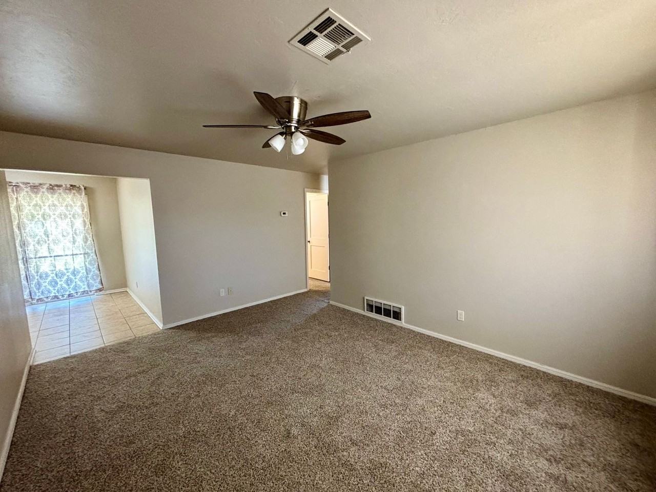 709 Sunset Dr - Photo 3 of 18