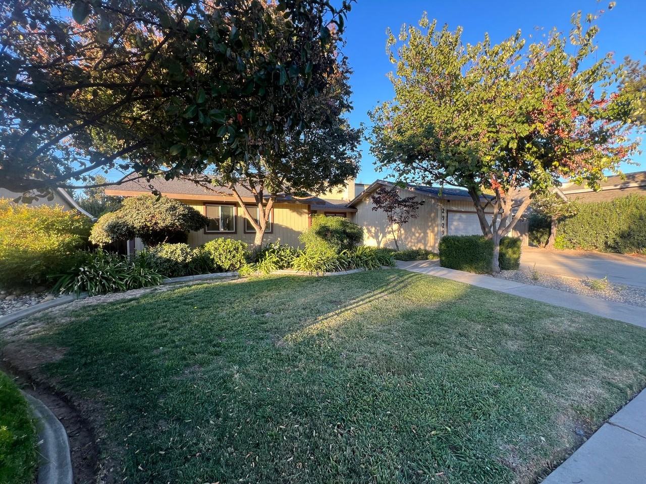 2929 Middleboro Pl - Photo 2 of 42