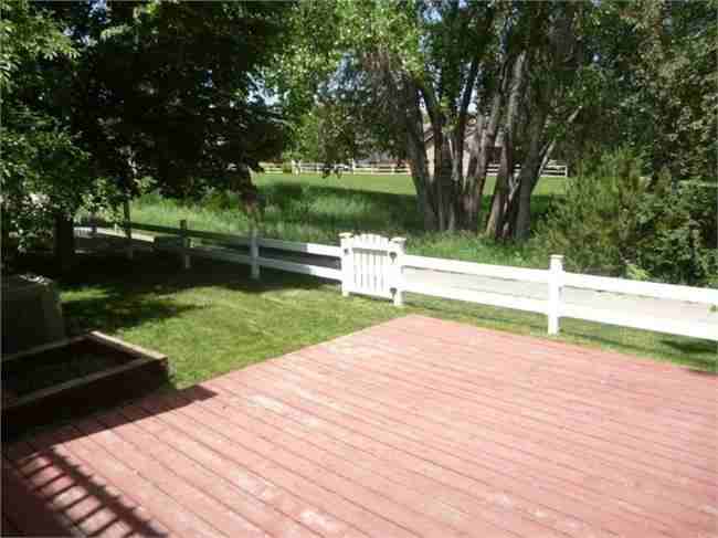 8100 Meadowdale Sq - Photo 7 of 8