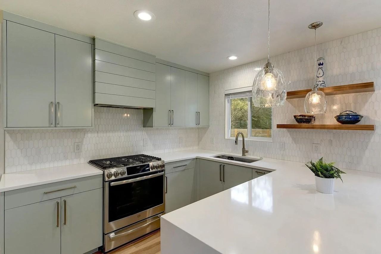 300 Lightsey Rd - Photo 6 of 22