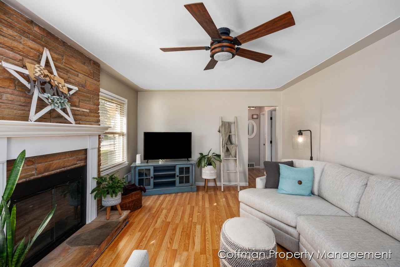 756 Strobel Ave Nw - Photo 4 of 29