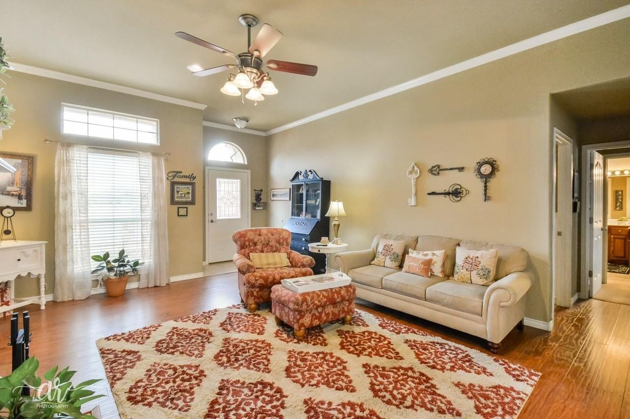 3234 Valley Forge Rd - Photo 3 of 18