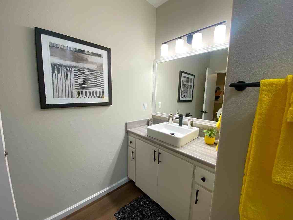 N St - Photo 7 of 38