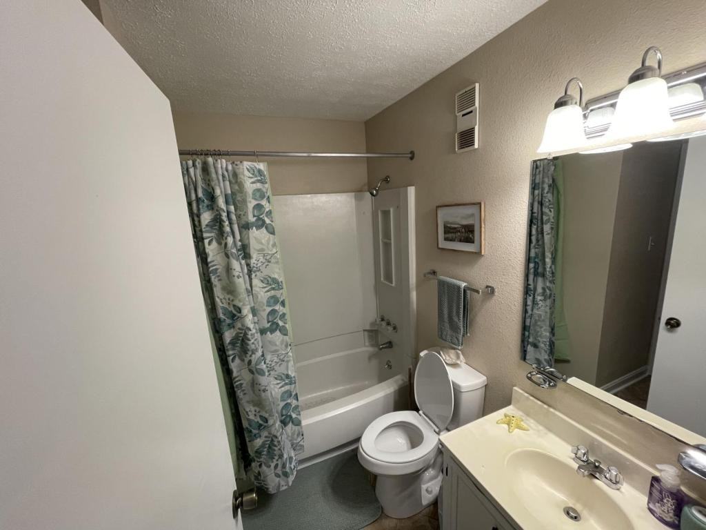 203 Lake Place Condo Dr - Photo 7 of 9