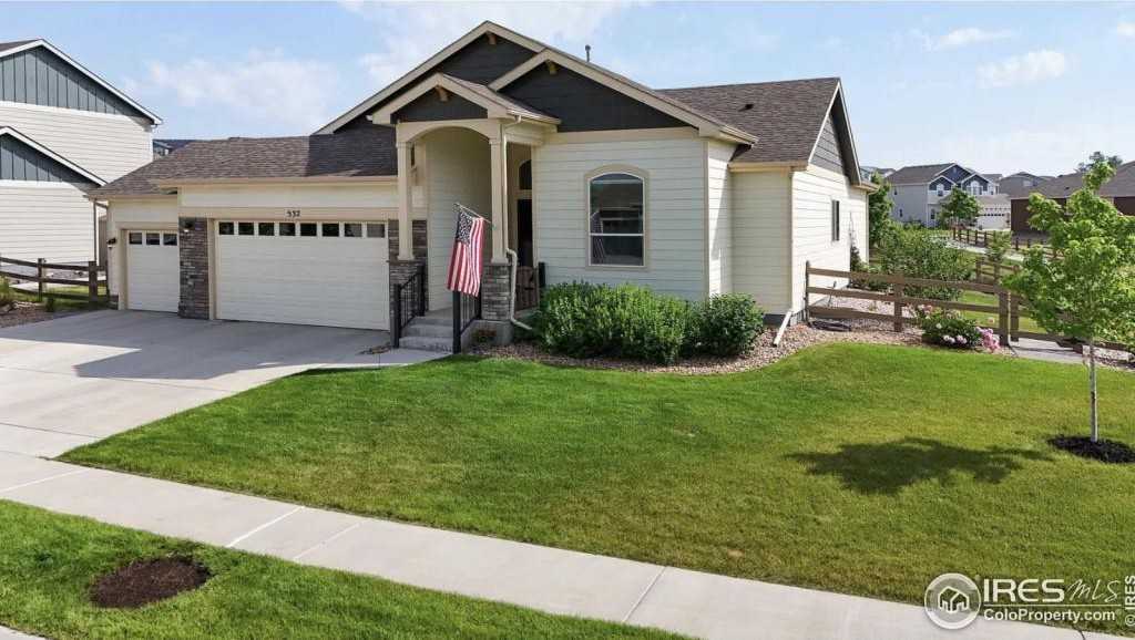 532 Mount Rainier St - Photo 3 of 32