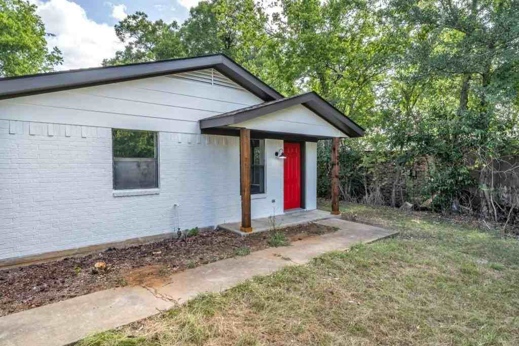 104 N Oneal St - Photo 4 of 20