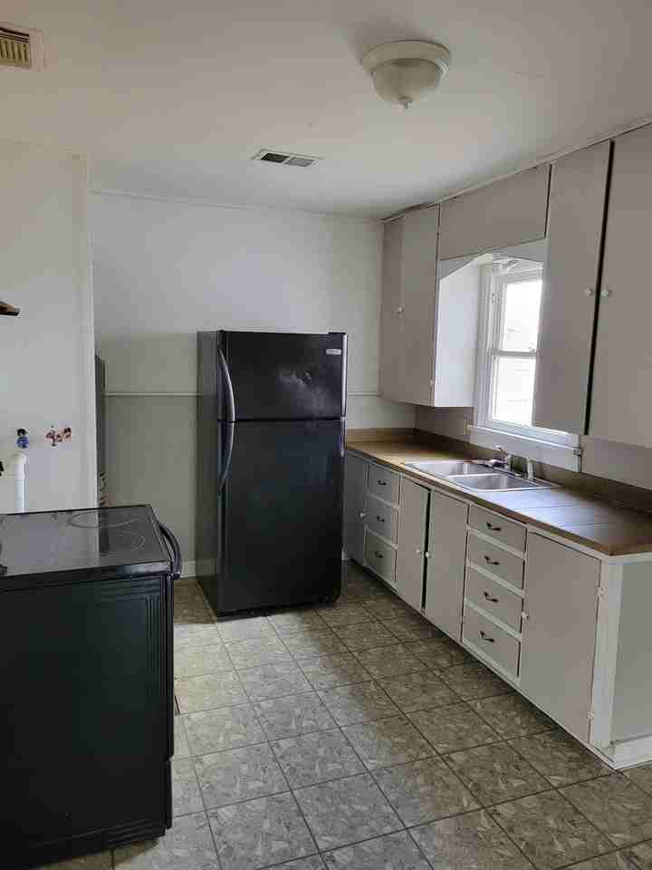 705 S Florida St - Photo 2 of 7