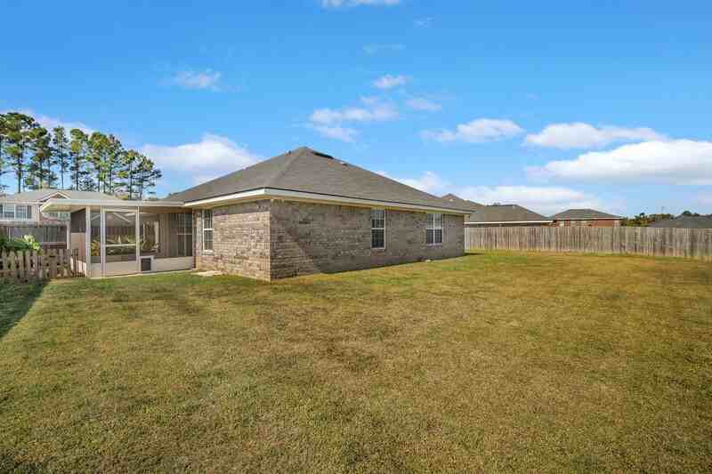 391 Manchester Ct - Photo 3 of 16