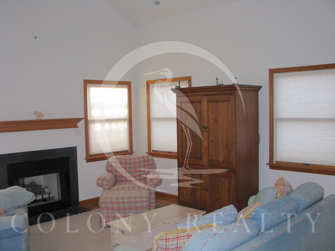 317 Saint Louis St - Photo 3 of 7