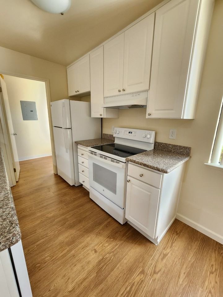 301 Country View Ln Apt A - Photo 2 of 11