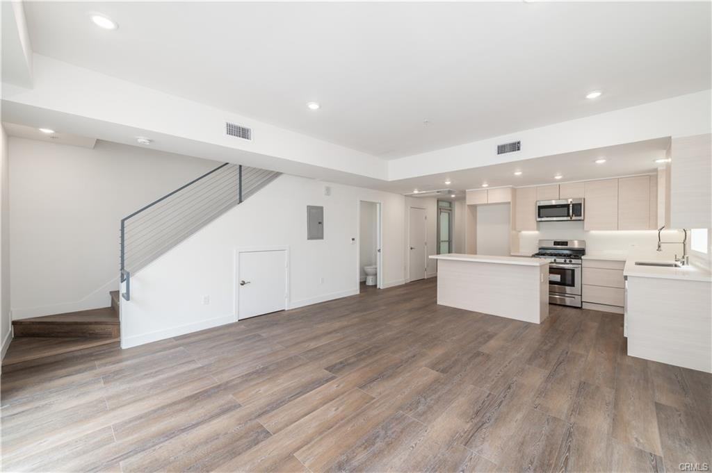 1245 N New Hampshire Ave #3 - Photo 2 of 10