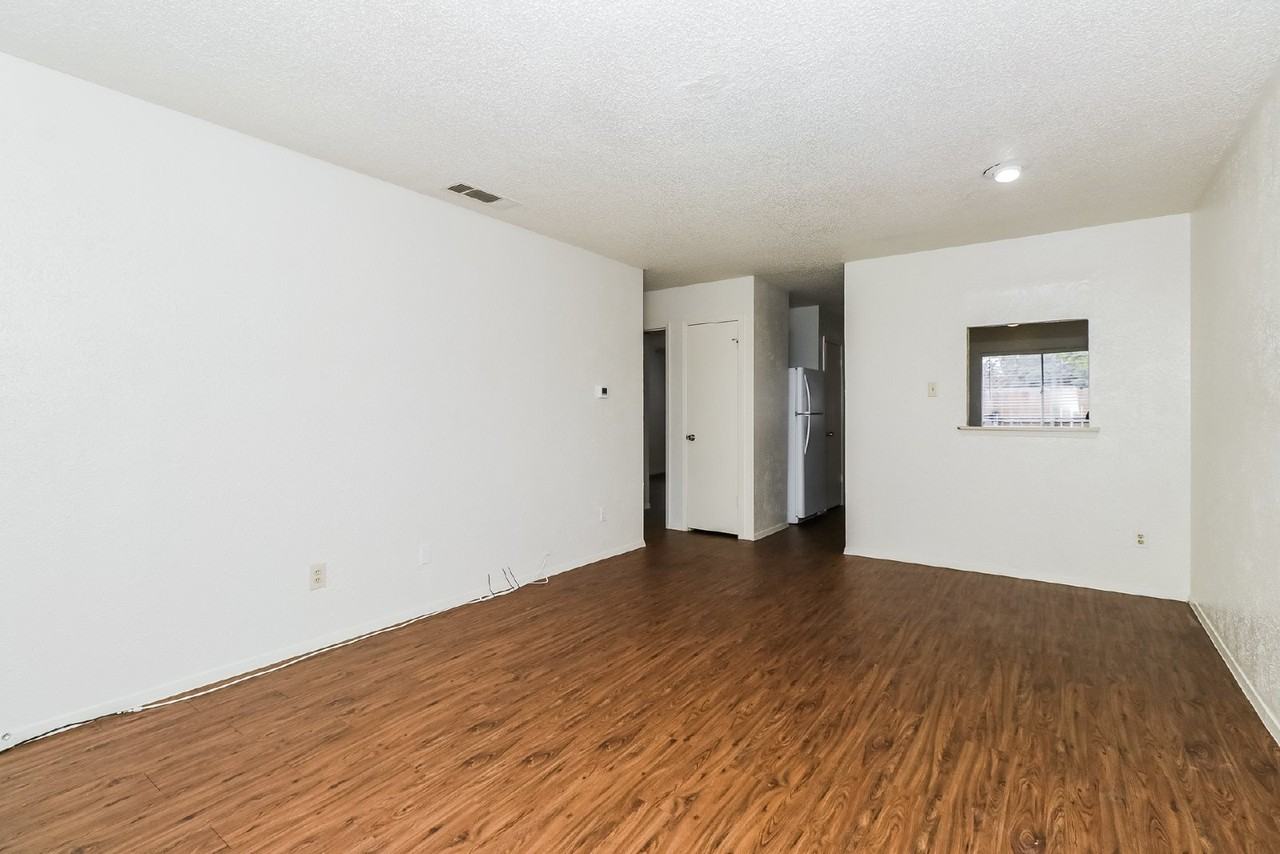 323 W William Cannon Dr - Photo 4 of 28