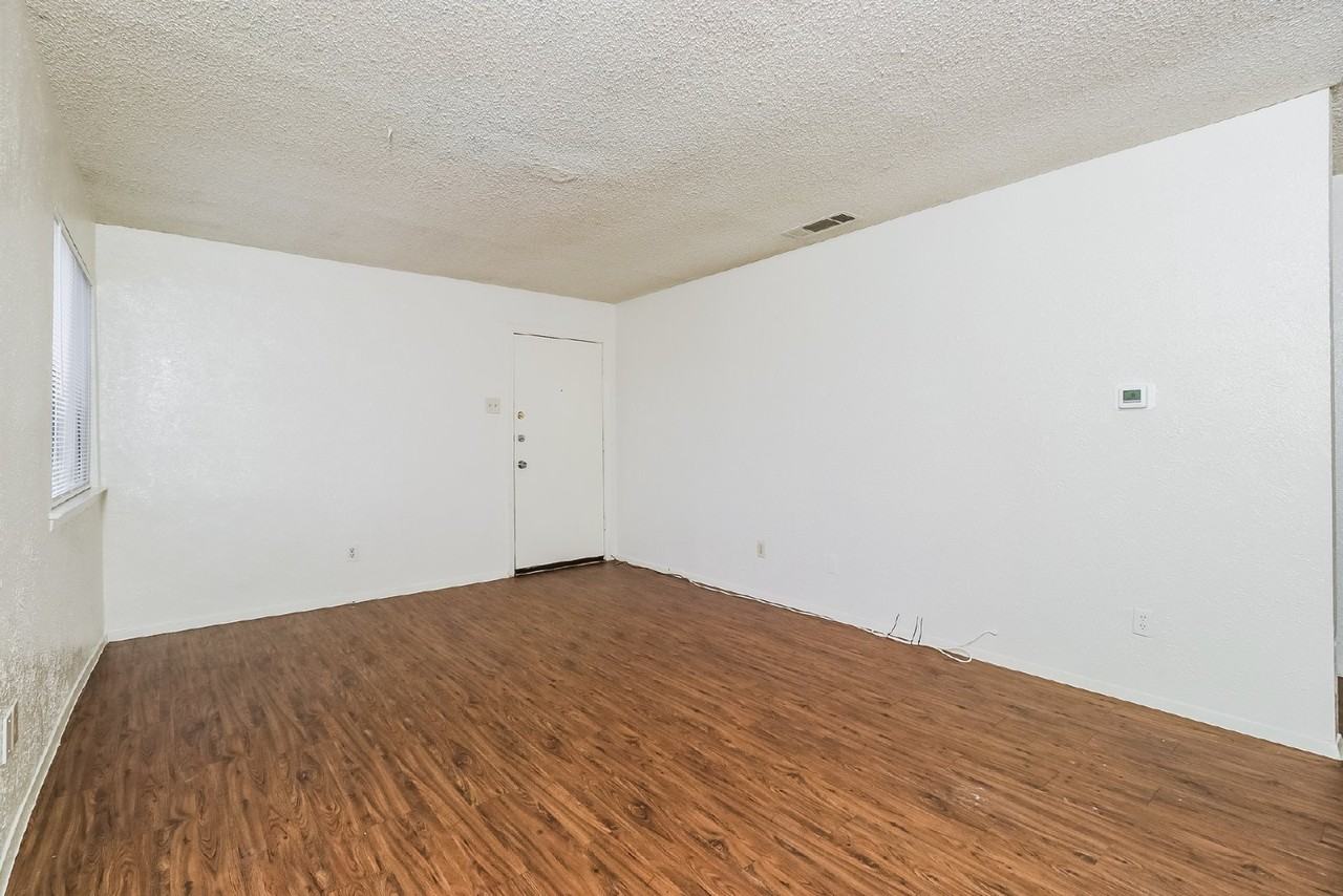 323 W William Cannon Dr - Photo 6 of 28