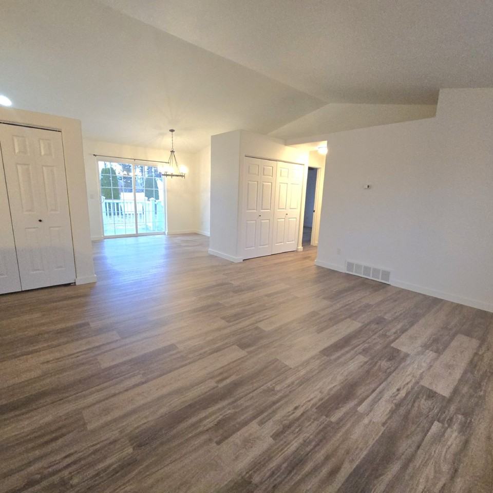 662 Rock Dr - Photo 3 of 20