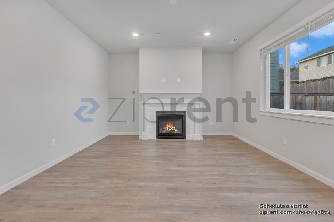 6460 N 89th Ave - Photo 4 of 33
